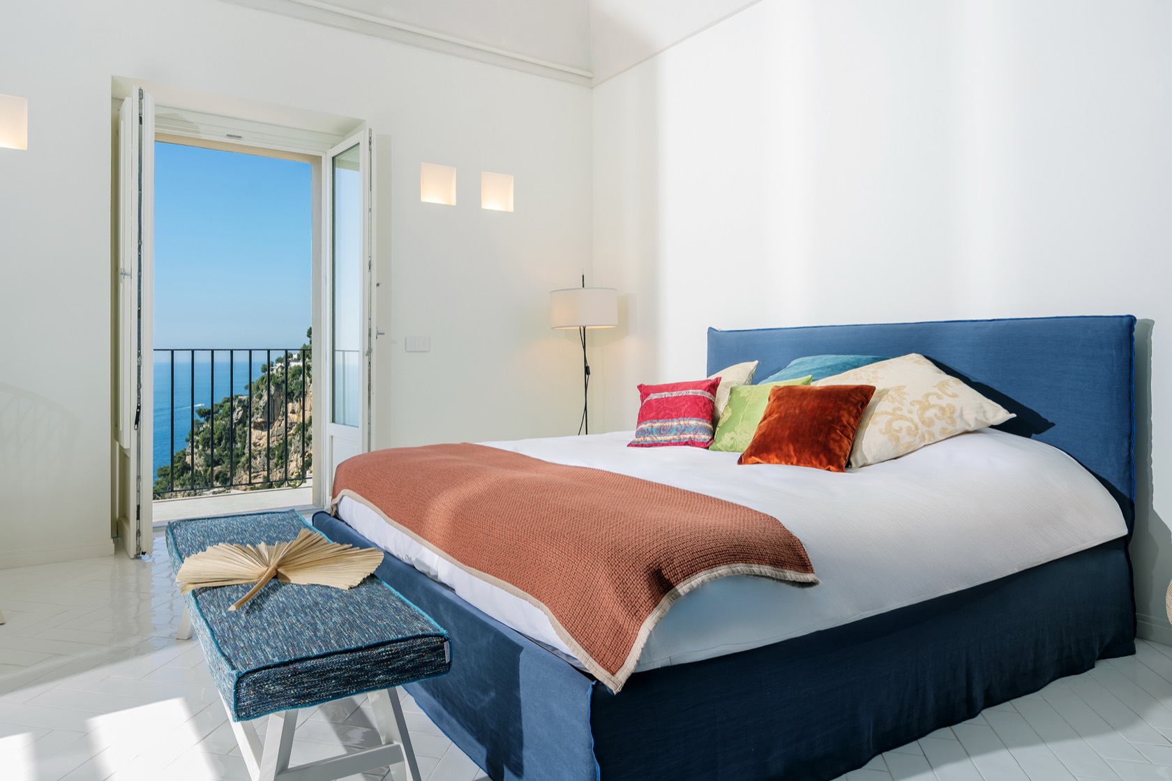 Bedroom with sea view